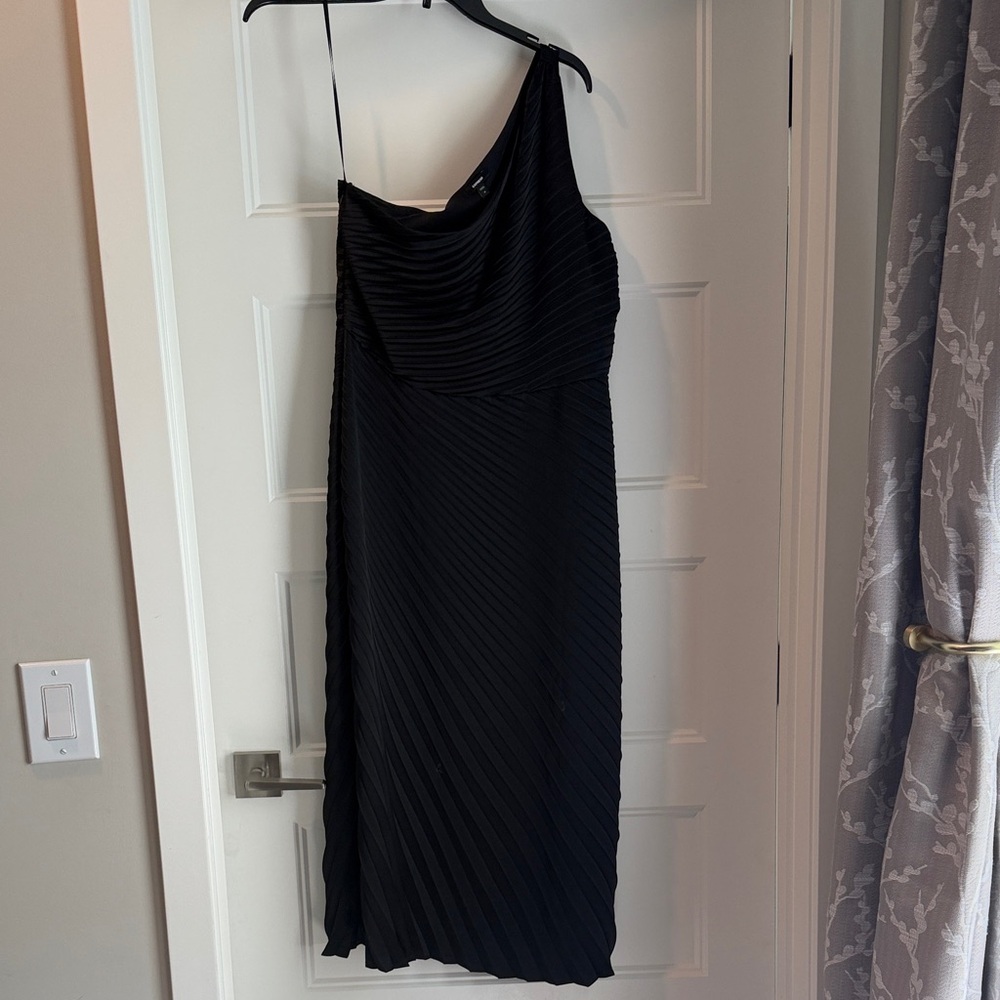 Express Black One-Shoulder Pleated Midi Dress